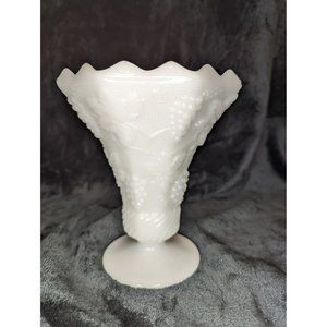 Vintage Westmoreland Milk Glass Vase, Classic Grapes Pattern Great Condition